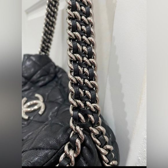 CHANEL “Chain Around” shoulder bag - Picture 5 of 11